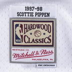 Chicago Bulls Scottie Pippen 1997 Swingman Jersey by Mitchell and Ness - White - Mens