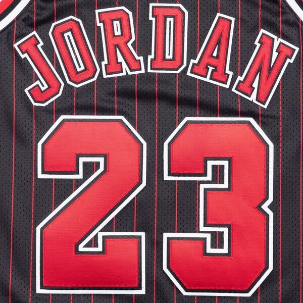 Chicago Bulls Mitchell & Ness  Jersey Alternate Michael Jordan 1996-97