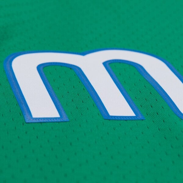 Dallas Mavericks Mitchell & Ness Swingman Jersey 2004 Dirk Nowitzki